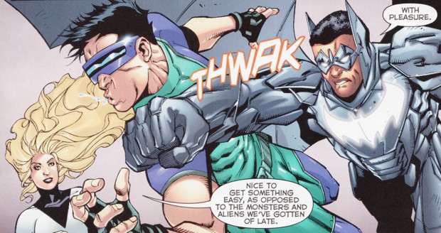 Justice League International #10 Batwing and Godiva