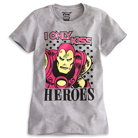 "I Only Kiss Heroes" t-shirt
